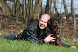 ADULTE ET CHIEN 472